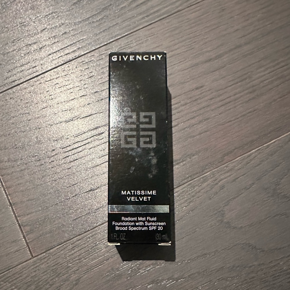 Givenchy Mattisime Velvet Foundation - 07 May Ginger